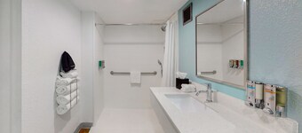 voco College Station Aggieland by IHG