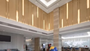Lobby-lounge