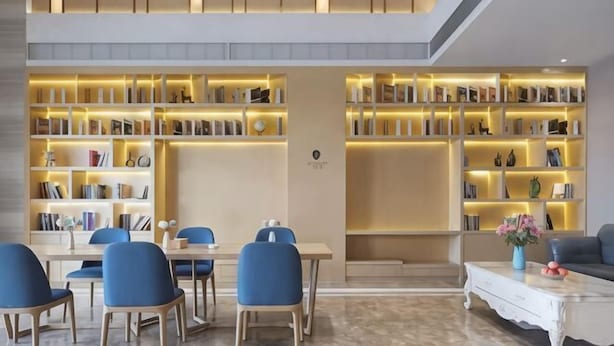 Lobby-lounge