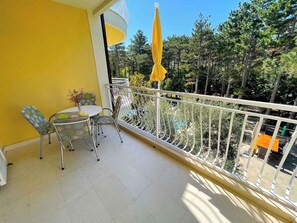 Outdoor dining - Holiday apartment mit Pool (Jadranovo)