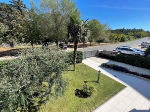 Property grounds - Holiday apartment mit Pool (Jadranovo)