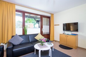 TV, bordtennis og stereoanlegg