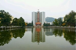 Unclassified image, 2 of 30, button - 7 Days Holiday Hotel (Guiyang Gaicha Avenue Zhongshan Middle Road) (Guiyang)