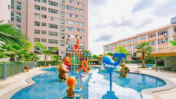 Hồ bơi ngoài trời