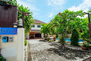 Exterior - Captivating 3-Bed Villa in Muang Pattaya (Muang Pattaya)