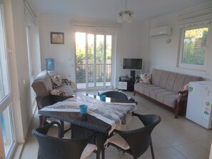 TV - VillaSevval-Sleeps8-Pool-Bbq-Ac-near Dalyan centre (Dalyan Ortaga Mugla)