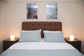3 chambres, fer et planche à repasser, Wi-Fi, draps fournis