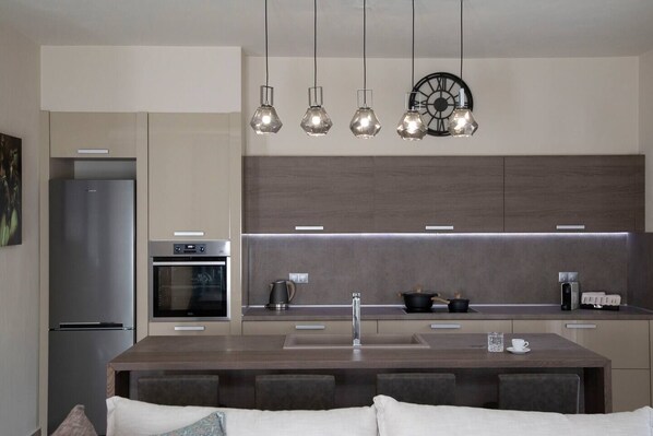 Fridge, microwave, oven, stovetop