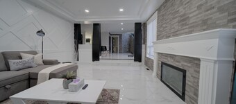 6 bdrm home w pool/hot tub/pool table/bar/kareoke