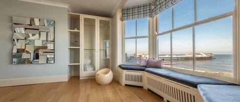 2 bedrooms, iron/ironing board, Internet, bed sheets