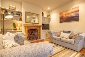TV, fireplace - Norfolk House, Heacham, Norfolk (Heacham)
