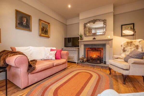 Télévision, cheminée