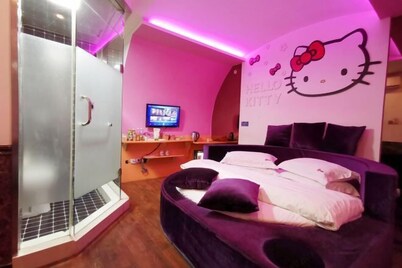 Zhiyoung Theme Hotel (Daqing Xinbaida Dongfeng Middle School)