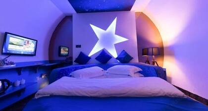 Zhiyoung Theme Hotel (Daqing Xinbaida Dongfeng Middle School)