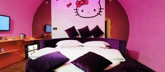 Zhiyoung Theme Hotel (Daqing Xinbaida Dongfeng Middle School)
