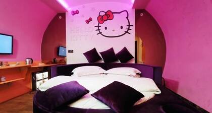 Zhiyoung Theme Hotel (Daqing Xinbaida Dongfeng Middle School)