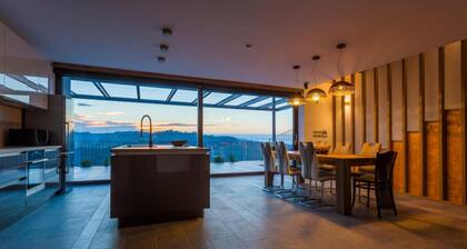 Luxury Villa Eva Pool Whirlpool & Sauna, Dobrovo v Brdih, Slovenia