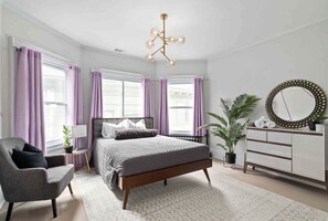 5 bedrooms, desk, free WiFi, bed sheets - Stunning Historic Home WALK to Plaza & Westport! (Kansas City)