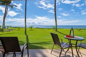 Outdoor dining - DIRECT BEACHFRONT Condo at Sugar Beach Resort (Kihei)