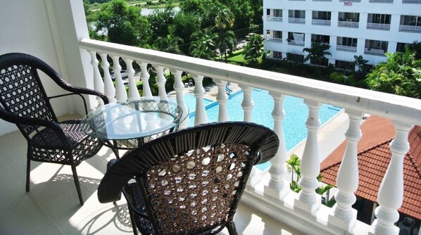 Condo, 1 Bedroom | Property grounds - Baan Suan Lalana Sa Floor 5 Room 518 (Pattaya)