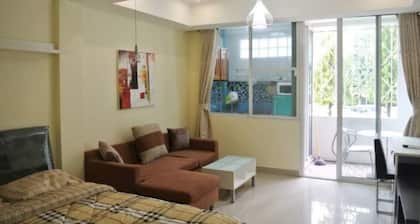 Spanish Place F1 R103