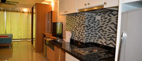 Room, 1 Bedroom | Private kitchen