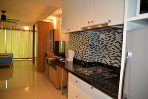 Room, 1 Bedroom | Private kitchen - Pattaya Plaza Floor 6 (Pattaya)