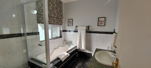 Apartment, 1 Bedroom, Balcony, Garden View | Bathroom | Hair dryer - Roosboom Luxury Guest Studio - Upper Terrace One With Sea View, 2 Guets Capetown (Cape Town)