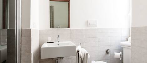 Habitación, 4 habitaciones | Baño