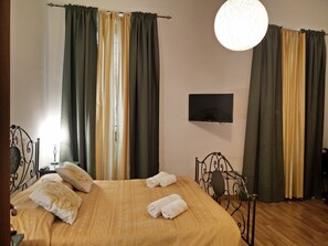 Room, 4 Bedrooms | 4 bedrooms - Room-rome Center Room Classic Suite (Rome)