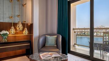 Luxe kamer, 2 tweepersoonsbedden | 1 slaapkamer, lakens van Egyptisch katoen, luxe beddengoed, een minibar
