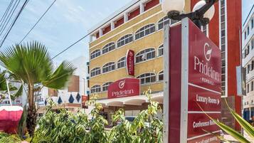 Room, 1 Bedroom, Accessible, Smoking | View from property