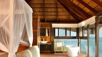 Room, 1 Bedroom, Accessible, Smoking | Bathroom