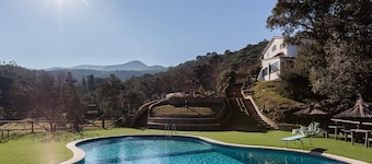 Maison de vacances "Mas del Gall - Casa Nova" avec vue sur la montagne, piscine, jardin et Wi-Fi