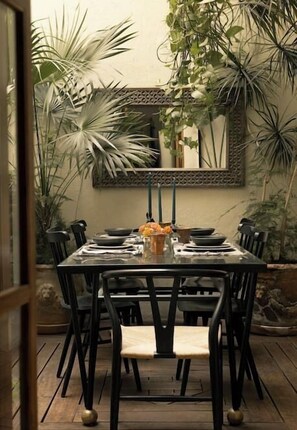 Outdoor dining