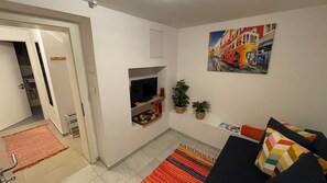 Apartment, 1 Bedroom, Patio, Garden View | 2 bedrooms, iron/ironing board, WiFi, bed sheets - Cozy Furnished Basement Apartment (Hannover)