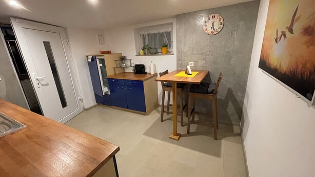 Interior - Cozy Furnished Basement Apartment (Hannover)