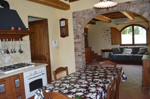 Villa, 2 chambres, fumeur, piscine privée | Salle à manger