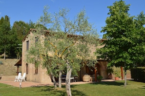 Villa, 2 habitaciones, para fumadores, alberca privada | Jardín