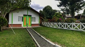 Room, 1 Bedroom, Accessible, Smoking | Property entrance - Room-room With 2 Double Beds Number 14 (Pereira)