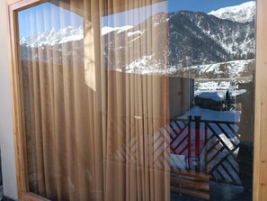 ルーム ベッドルーム (複数) バルコニー マウンテンビュー | 施設からの眺望