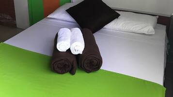 Room, 1 Bedroom, Accessible, Smoking | 1 bedroom