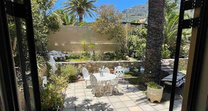 Room-living In Mountain Views Camps Bay