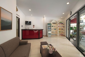 Reception - HB Serviced Apartment - 12 Tran Quy Kien (Hanoi)