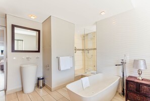 Badekar og hårføner