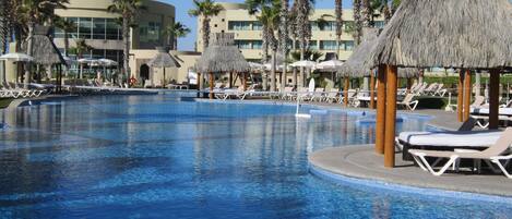 Indendørs pool, udendørs pool