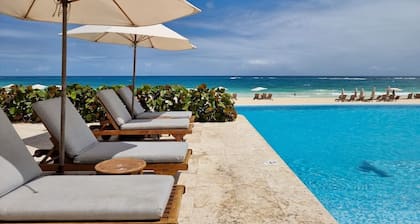 Cana Rock Star condo, Beach, Jacuzzi, pool, casino & golf, Hard Rock PC area.