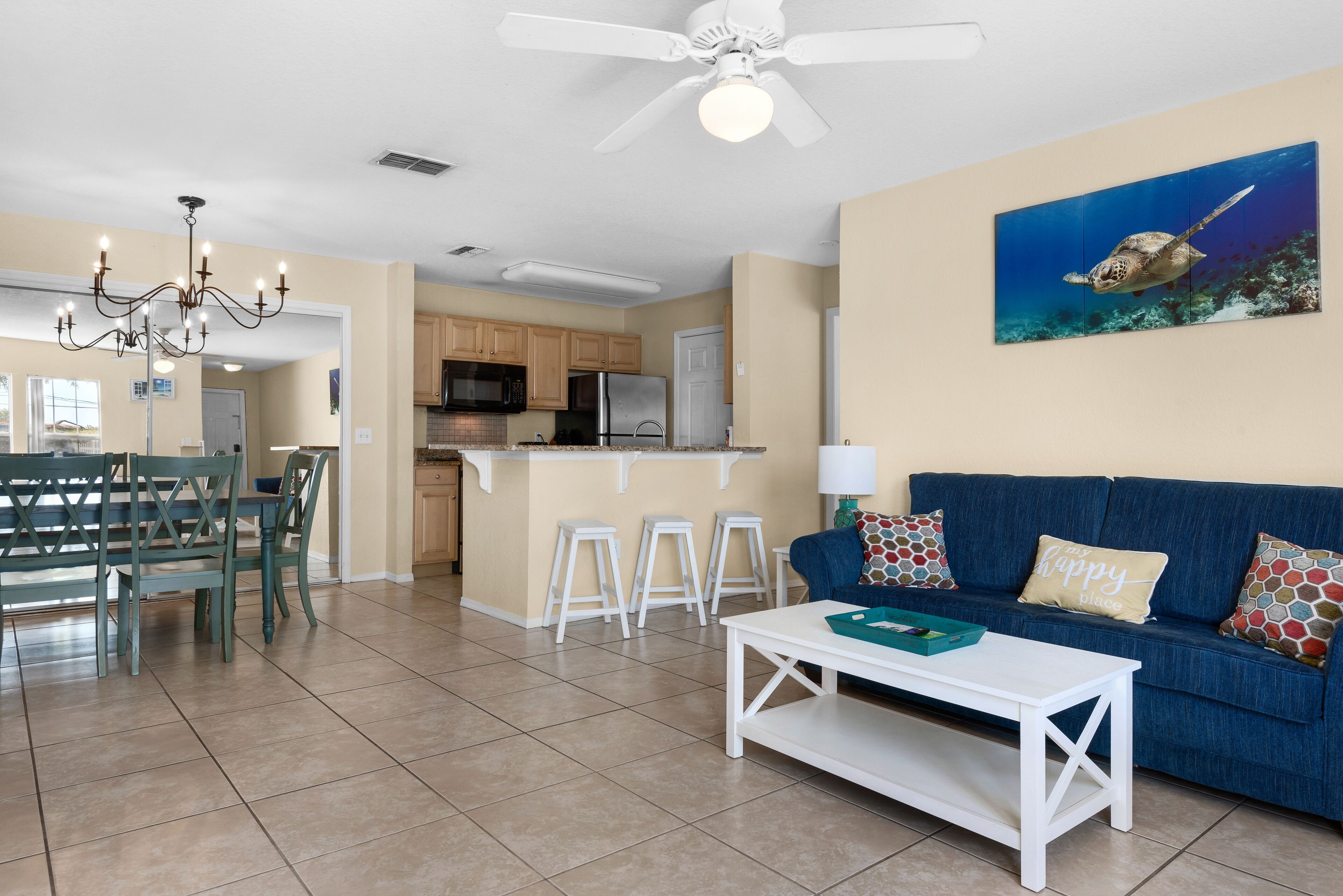 Large family of 12 in center of PCB!   Close to beach!