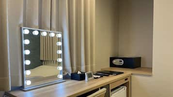 Deluxe Double Room, Non Smoking | Desk, blackout curtains, iron/ironing board, free WiFi