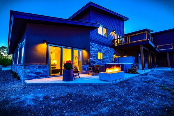 Unclassified image, 1 of 49, button